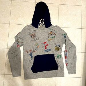 Classic fit size medium hooded long sleeve shirt